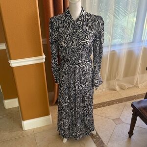 Zara Black and White Patterned Long Sleeve Dress